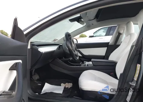 2019 Tesla Model 3 Long Range/Mid Range/Standard Range/Standard Range Plus z USA, uszkodzony, nr VIN 5YJ3E1EAXKF312546